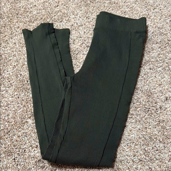 NWOT Naked Wardrobe Olive Green Sculpting Ribbed Leggings - Picture 1 of 5